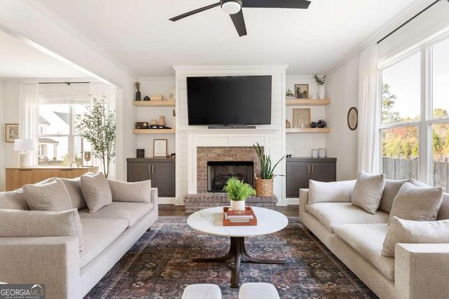 5197 Parkwood Drive, Flowery Branch, GA 30542