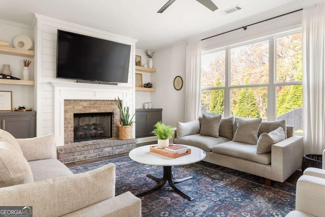 5197 Parkwood Drive, Flowery Branch, GA 30542