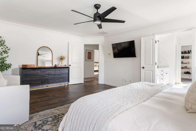 5197 Parkwood Drive, Flowery Branch, GA 30542