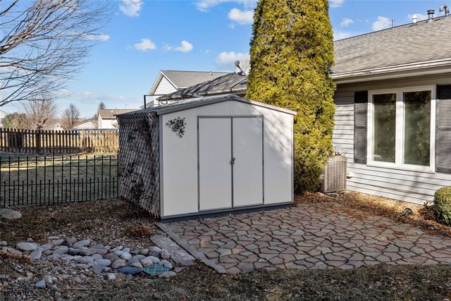 205 Westwood Road, Williamsburg, IA 52361