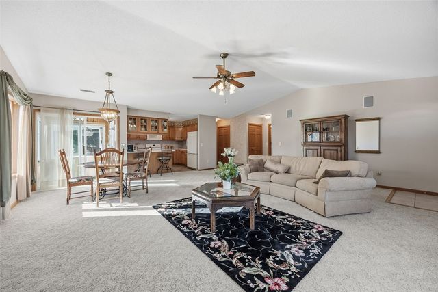 205 Westwood Road, Williamsburg, IA 52361