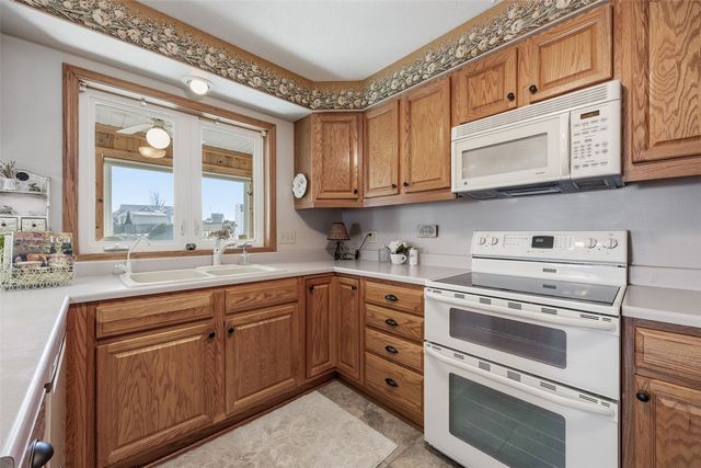 205 Westwood Road, Williamsburg, IA 52361