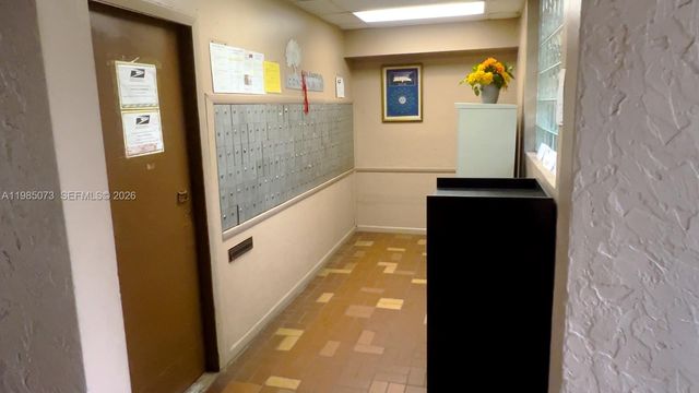 1900 W 68th St D207, Hialeah, FL 33014