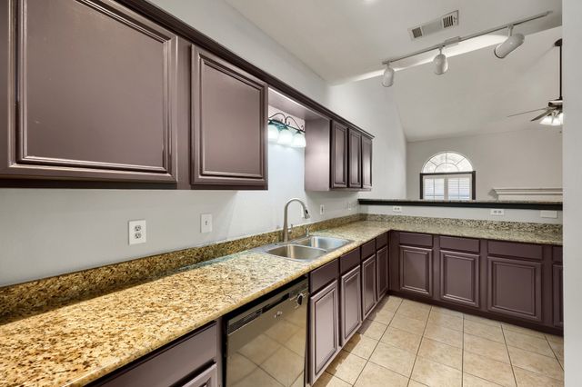 2800 Keller Springs Road 4C, Carrollton, TX 75006