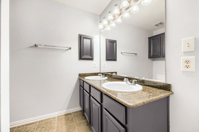 2800 Keller Springs Road 4C, Carrollton, TX 75006