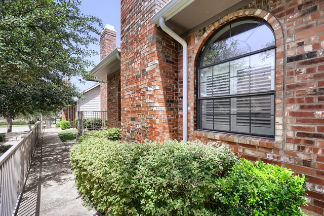 2800 Keller Springs Road 4C, Carrollton, TX 75006