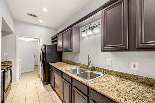 2800 Keller Springs Road 4C, Carrollton, TX 75006