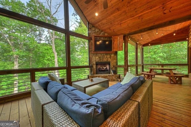 187 Hayden Way Drive, Morganton, GA 30560