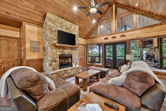 187 Hayden Way Drive, Morganton, GA 30560