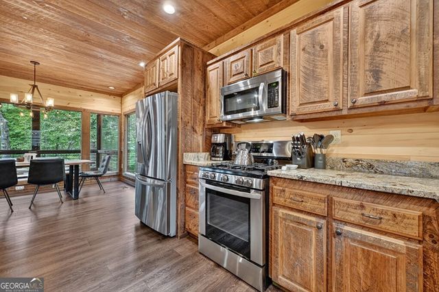 187 Hayden Way Drive, Morganton, GA 30560