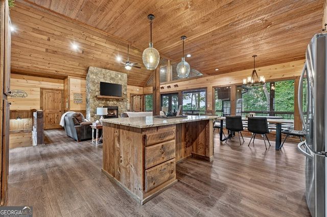 187 Hayden Way Drive, Morganton, GA 30560