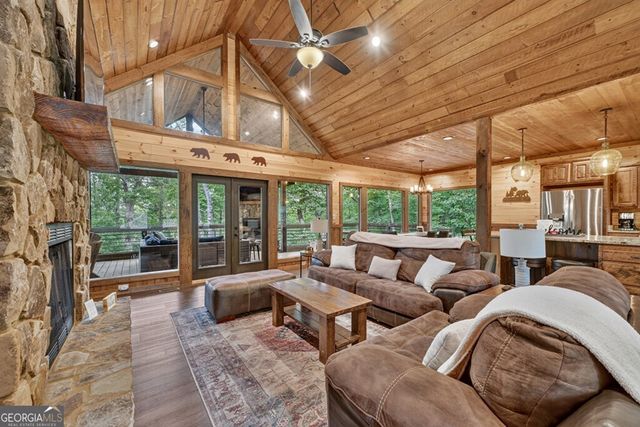 187 Hayden Way Drive, Morganton, GA 30560