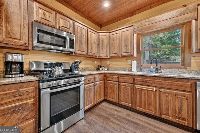 187 Hayden Way Drive, Morganton, GA 30560