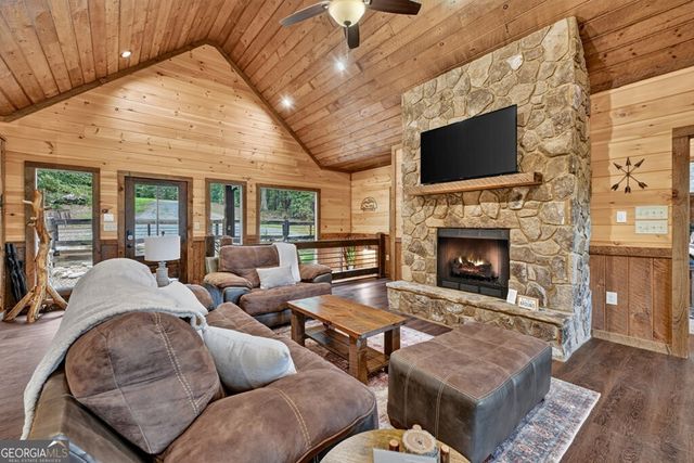 187 Hayden Way Drive, Morganton, GA 30560