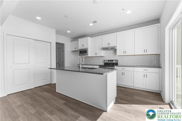 93 Timber Trail 46, Palmer Twp, PA 18045