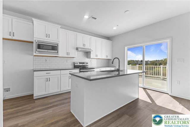 93 Timber Trail 46, Palmer Twp, PA 18045