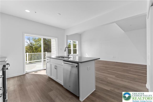 93 Timber Trail 46, Palmer Twp, PA 18045