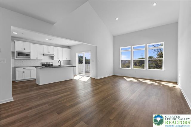 93 Timber Trail 46, Palmer Twp, PA 18045