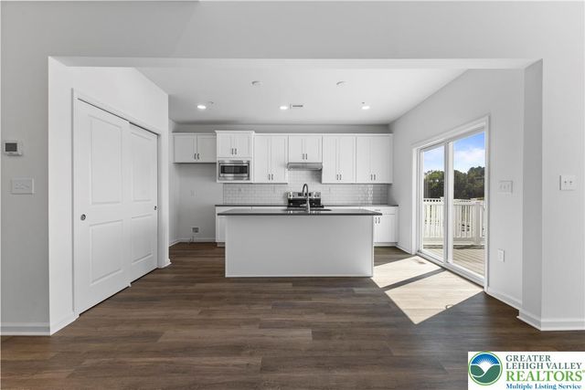 93 Timber Trail 46, Palmer Twp, PA 18045