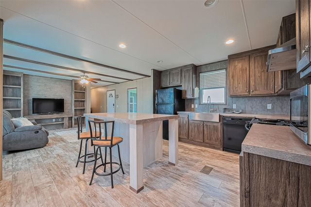 1122 Road 57221, Cleveland, TX 77327