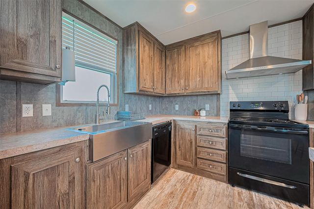 1122 Road 57221, Cleveland, TX 77327