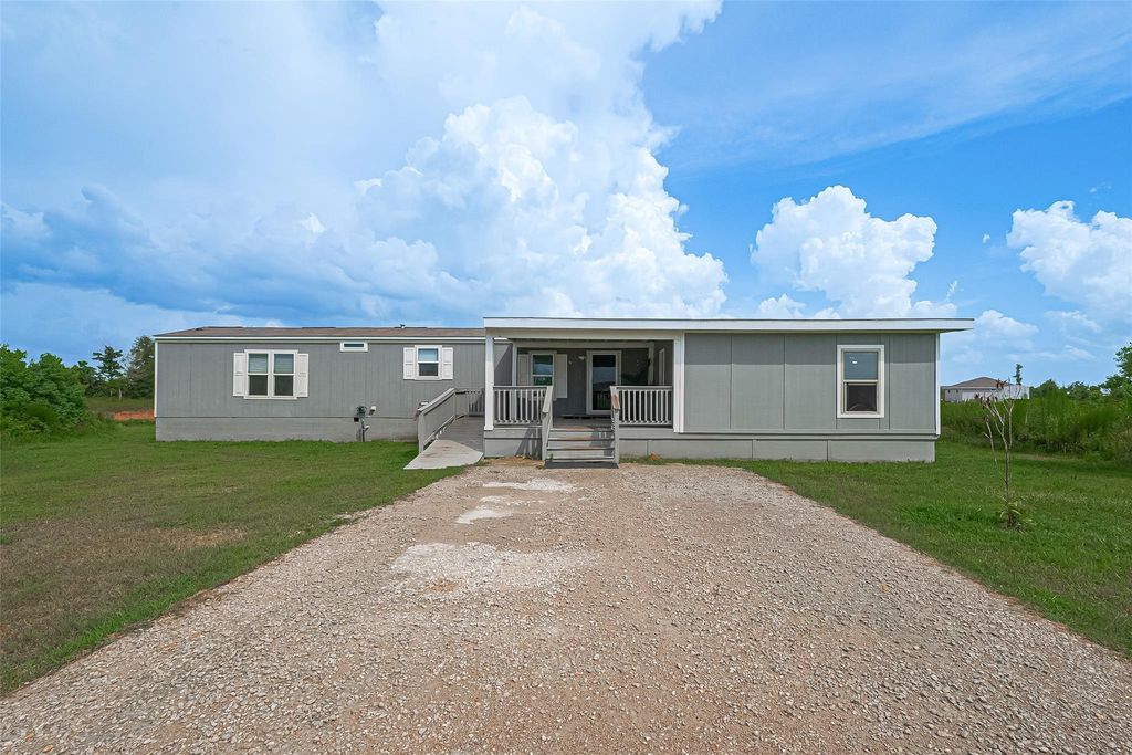 1122 Road 57221, Cleveland, TX 77327