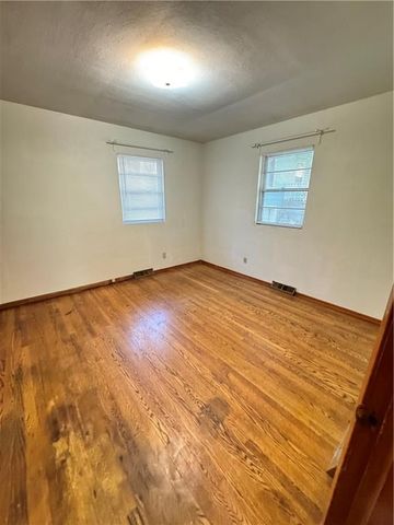 11224, 11226, 11228 Felton Street, Sugar Creek, MO 64054