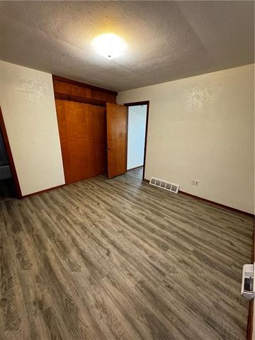 11224, 11226, 11228 Felton Street, Sugar Creek, MO 64054