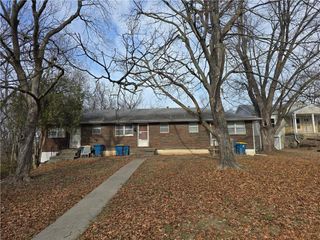 11224, 11226, 11228 Felton Street, Sugar Creek, MO 64054