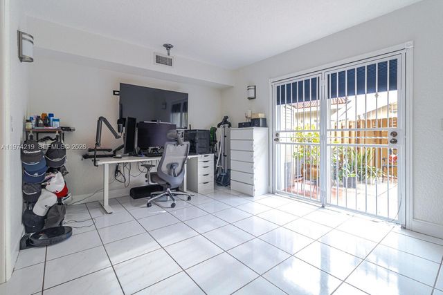 6926 NW 166th Ter 1302, Miami Lakes, FL 33014