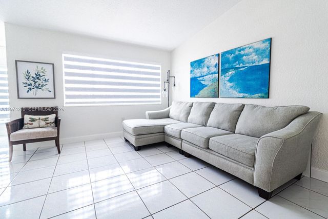 6926 NW 166th Ter 1302, Miami Lakes, FL 33014