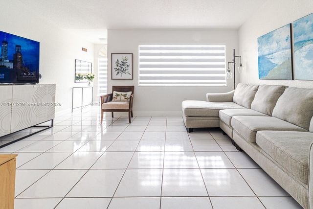 6926 NW 166th Ter 1302, Miami Lakes, FL 33014