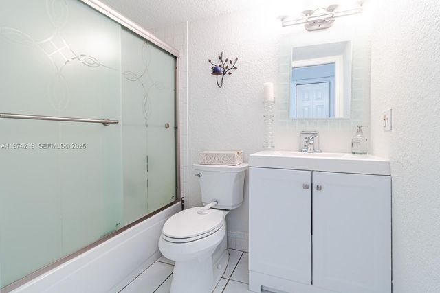 6926 NW 166th Ter 1302, Miami Lakes, FL 33014