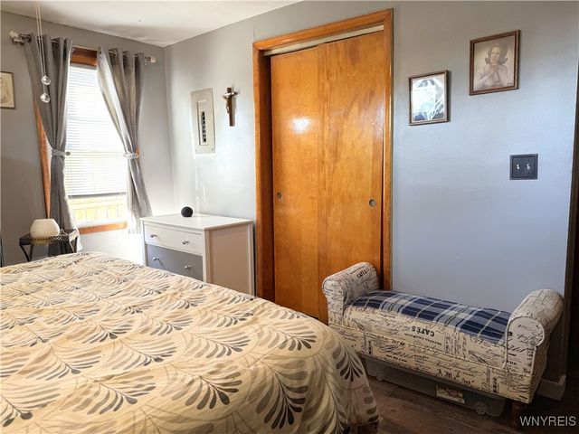 10 Woodbine Place, Cheektowaga, NY 14225