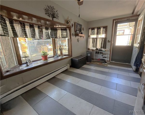 10 Woodbine Place, Cheektowaga, NY 14225