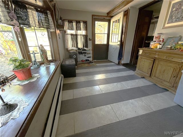 10 Woodbine Place, Cheektowaga, NY 14225