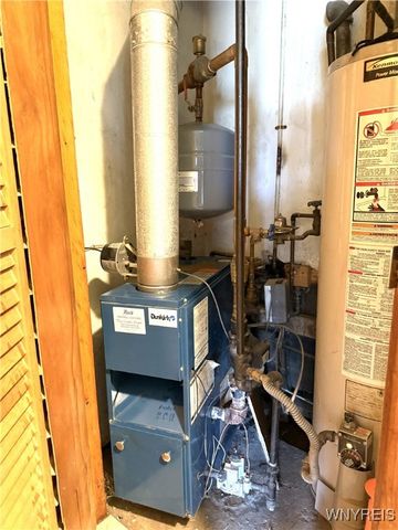 10 Woodbine Place, Cheektowaga, NY 14225