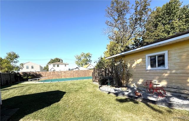 10 Woodbine Place, Cheektowaga, NY 14225