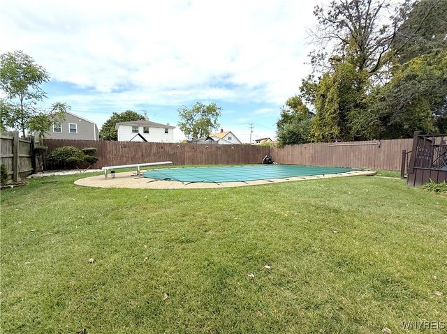 10 Woodbine Place, Cheektowaga, NY 14225