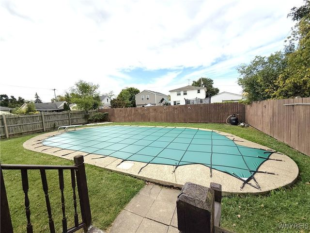 10 Woodbine Place, Cheektowaga, NY 14225