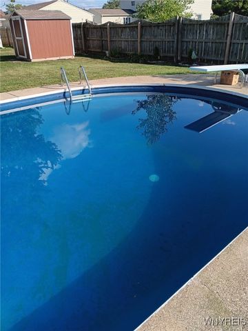 10 Woodbine Place, Cheektowaga, NY 14225