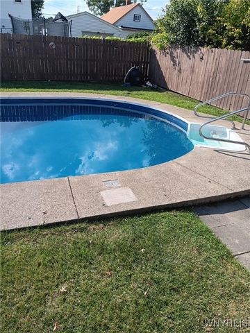 10 Woodbine Place, Cheektowaga, NY 14225