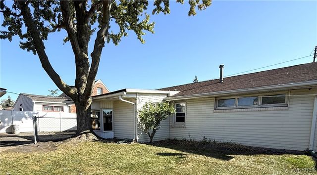 10 Woodbine Place, Cheektowaga, NY 14225