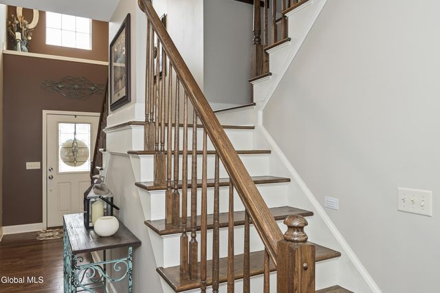 11 Larchwood Lane, South Glens Falls, NY 12803