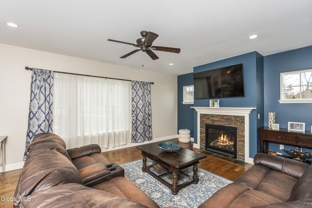 11 Larchwood Lane, South Glens Falls, NY 12803