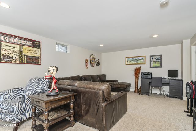 11 Larchwood Lane, South Glens Falls, NY 12803