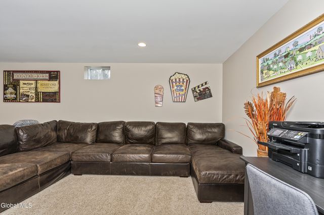 11 Larchwood Lane, South Glens Falls, NY 12803