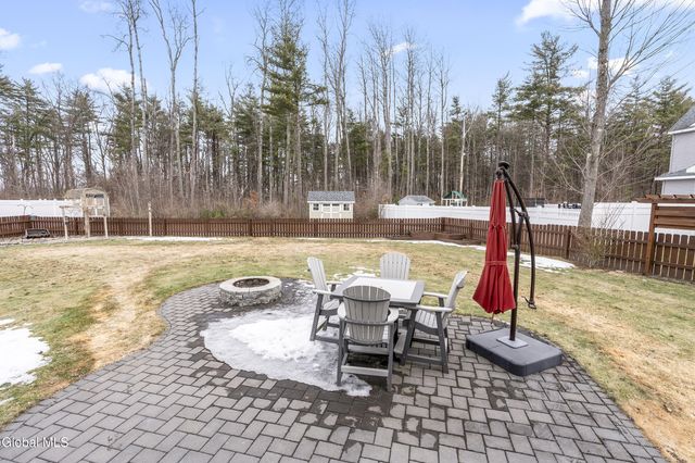 11 Larchwood Lane, South Glens Falls, NY 12803