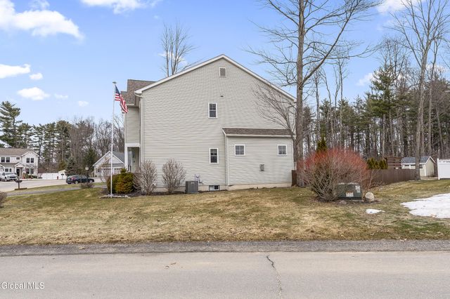 11 Larchwood Lane, South Glens Falls, NY 12803