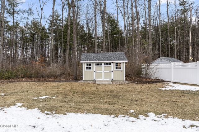 11 Larchwood Lane, South Glens Falls, NY 12803